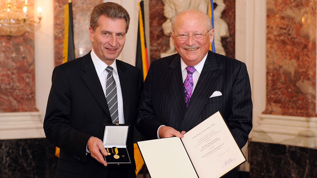 Viktor Dulger 名誉博士教授获得巴登-符腾堡州服务奖章